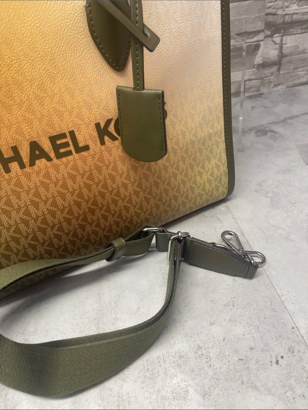 Michael Kors Mirella Medium Satchel Gradient Logo & Matching Wallet Olive Ombre - Picture 5 of 6